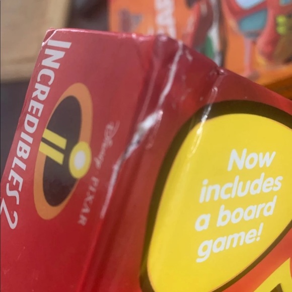 Disney Incredibles 2 busy book w/10 game pieces - Picture 6 of 7
